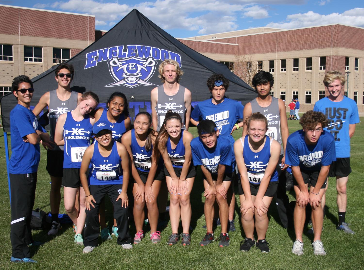This is a close knit team who support each other on the course and in the classroom. Photo by Adrian Mancilla.