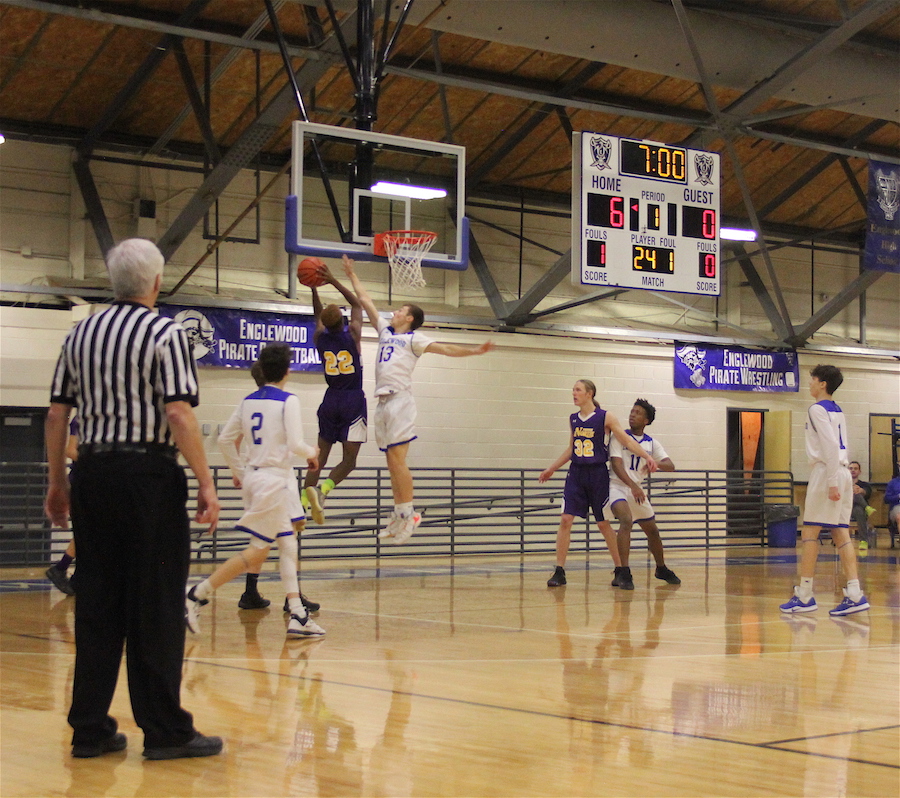 Nate Gravagno (11) blocks a shot. 